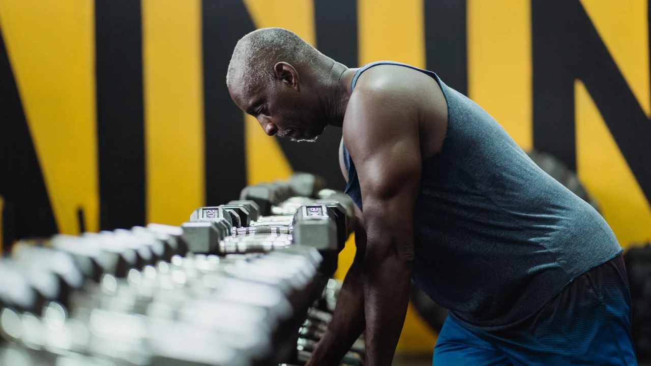 Man resting between exercises